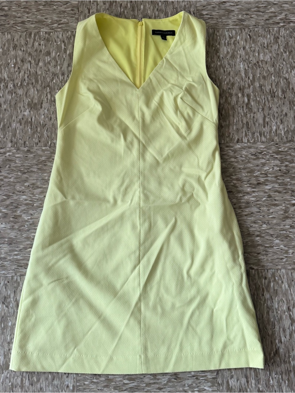 Banana Republic Sleeveless Yellow V-Neck Shift Dress Size 2